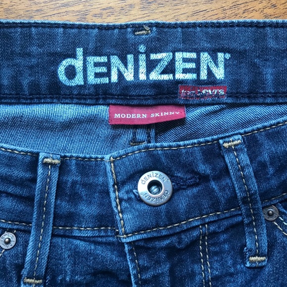Dark wash skinny jeans size 4 - Picture 3 of 7